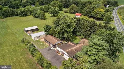 595 Blackiston Rd, Clayton, DE 19938