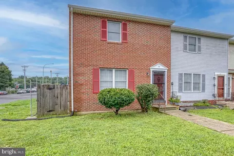 10 Greenway Ln, Dover, DE 19904