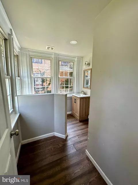 Entry Way - 27 S Bradford St, Dover, DE 19904 photo 1 of 4