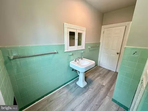 Bath - 27 S Bradford St, Dover, DE 19904 photo 5 of 5