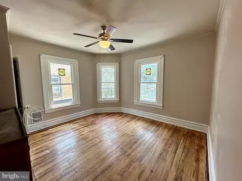 Living - 27 S Bradford St, Dover, DE 19904 photo 12 of 14