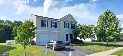 294 W Pembrooke Dr, Smyrna, DE 19977