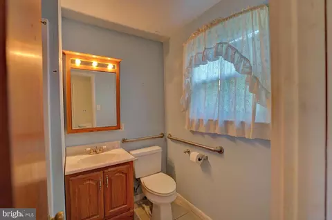 Bath - 305 Kesselring Ave, Dover, DE 19904 photo 1 of 3