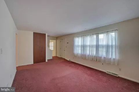 Living - 305 Kesselring Ave, Dover, DE 19904 photo 2 of 5