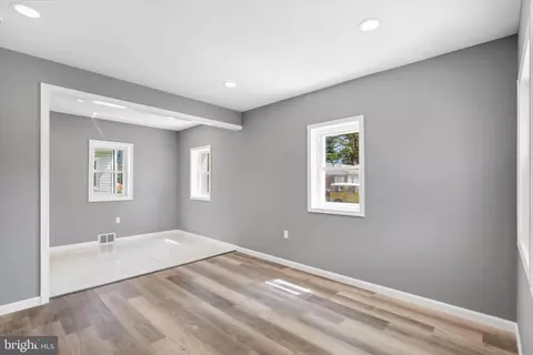 Living - 74 Evergreen Dr, Dover, DE 19901 photo 1 of 2