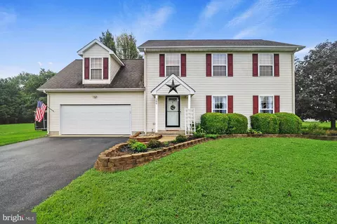 380 Acorn Forest Dr, Felton, DE 19943