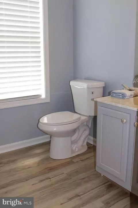 Bath - 211 Shadybrook Dr, Dover, DE 19901 photo 1 of 2