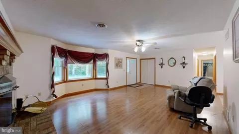 Entry Way - 5490 Pearsons Corner Rd, Dover, DE 19904 photo 1 of 8