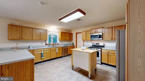 Kitchen - 5490 Pearsons Corner Rd, Dover, DE 19904 photo 3 of 4
