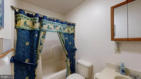 Bath - 5490 Pearsons Corner Rd, Dover, DE 19904 photo 1 of 1