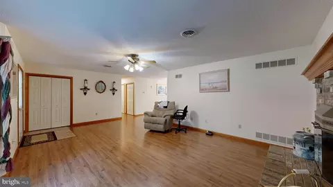 Entry Way - 5490 Pearsons Corner Rd, Dover, DE 19904 photo 2 of 8