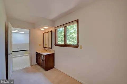 Entry Way - 500 Troon Rd, Dover, DE 19904 photo 6 of 13