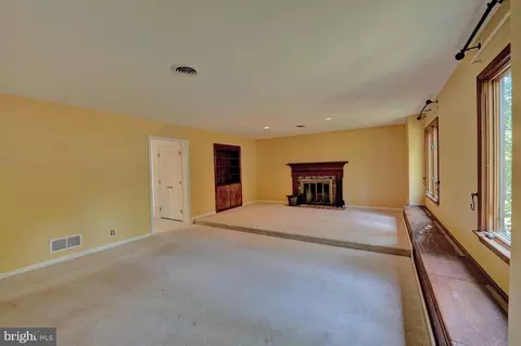 Living - 500 Troon Rd, Dover, DE 19904 photo 16 of 17