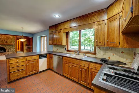 Kitchen - 500 Troon Rd, Dover, DE 19904 photo 4 of 5