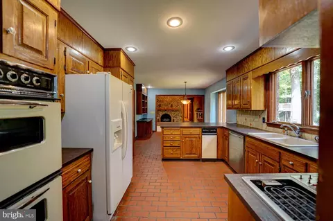 Kitchen - 500 Troon Rd, Dover, DE 19904 photo 3 of 5