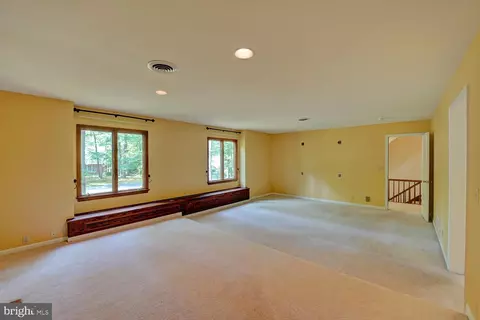 Living - 500 Troon Rd, Dover, DE 19904 photo 14 of 17