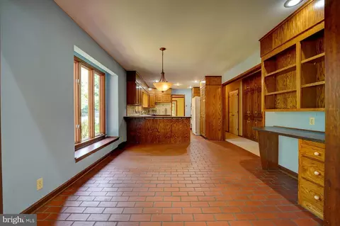 Entry Way - 500 Troon Rd, Dover, DE 19904 photo 4 of 13