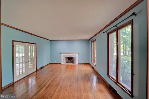 Living - 500 Troon Rd, Dover, DE 19904 photo 12 of 17