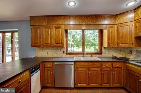 Kitchen - 500 Troon Rd, Dover, DE 19904 photo 2 of 5
