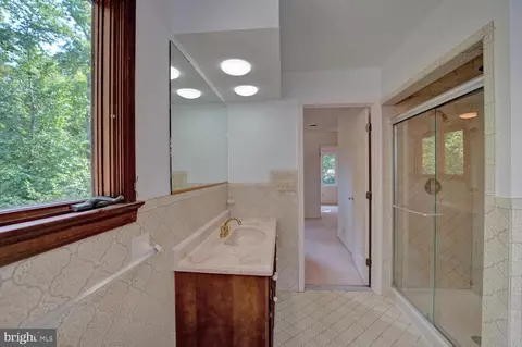 Bath - 500 Troon Rd, Dover, DE 19904 photo 3 of 5