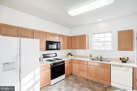 Kitchen - 105 Ryhill Dr, Dover, DE 19904 photo 3 of 4
