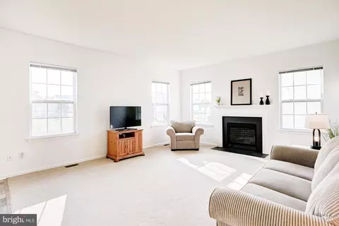 Living - 105 Ryhill Dr, Dover, DE 19904 photo 1 of 4
