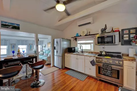Kitchen - 47 S Sandpiper Dr, Dover, DE 19901 photo 1 of 3