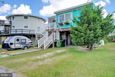 Exterior - 47 S Sandpiper Dr, Dover, DE 19901 photo 1 of 13