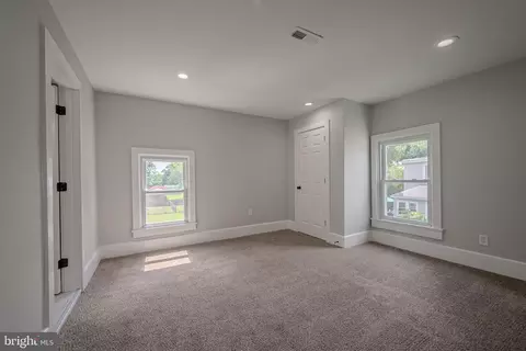 Bedroom - 39 W Commerce St, Kenton, DE 19955 photo 2 of 6