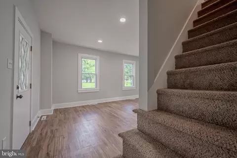 Entry Way - 39 W Commerce St, Kenton, DE 19955 photo 3 of 4
