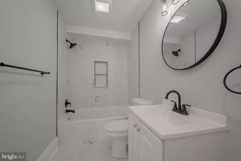 Bath - 39 W Commerce St, Kenton, DE 19955 photo 2 of 2