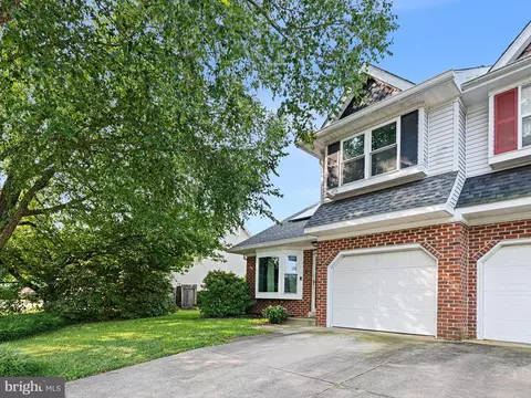 12 Gristmill Dr, Dover, DE 19904