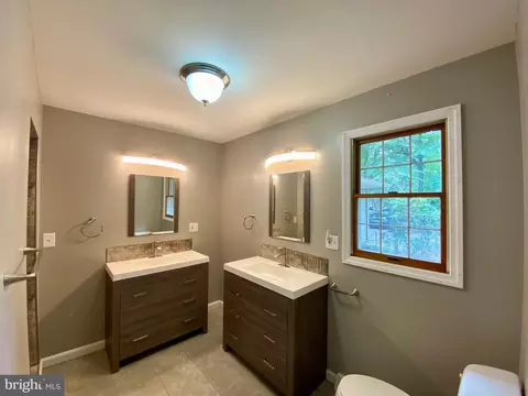 Bath - 15 Laurel Dr, Dover, DE 19901 photo 3 of 3