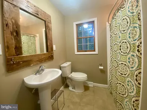 Bath - 15 Laurel Dr, Dover, DE 19901 photo 1 of 3