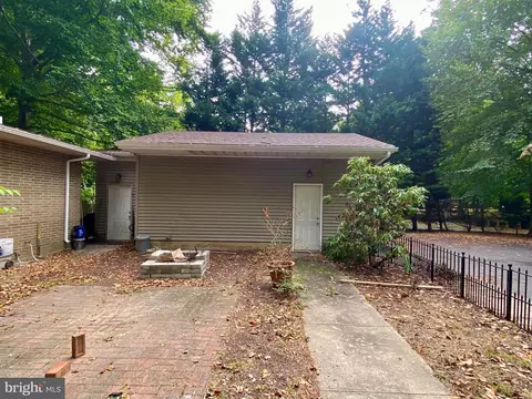 Exterior - 15 Laurel Dr, Dover, DE 19901 photo 3 of 4
