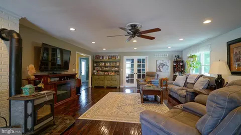 Entry Way - 6191 Pearsons Corner Rd, Dover, DE 19904 photo 2 of 11