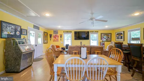 Dining - 6191 Pearsons Corner Rd, Dover, DE 19904 photo 2 of 2