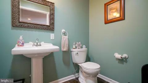 Entry Way - 6191 Pearsons Corner Rd, Dover, DE 19904 photo 5 of 11