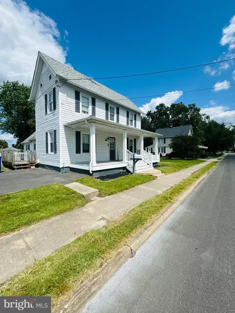 100 E Liberty St, Harrington, DE 19952 photo 2