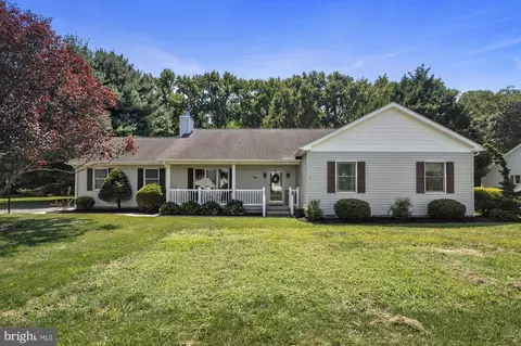69 E Huntington Cir, Dover, DE 19904