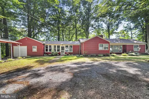 8 Holly Cove Ln, Dover, DE 19901