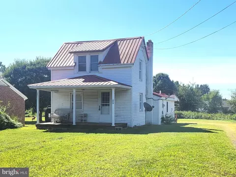 270 Delaware Ave, Harrington, DE 19952