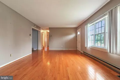 Living - 7 Dixon St, Harrington, DE 19952 photo 5 of 9