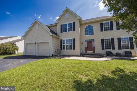 42 London Dr, Smyrna, DE 19977
