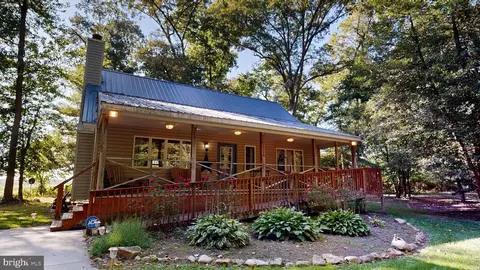 1877 Jump School House Rd, Felton, DE 19943