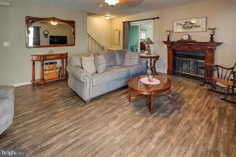Living - 314 Stonebrook Pl, Dover, DE 19904 photo 1 of 3