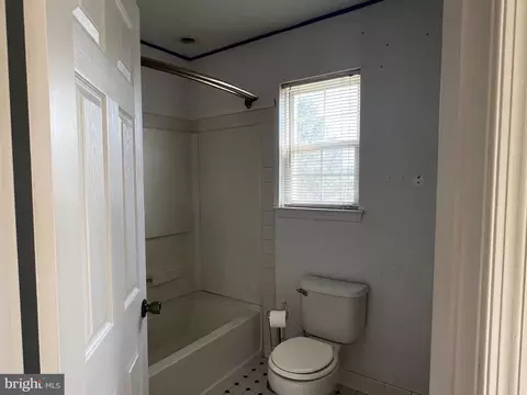 Bath - 115 Thames Dr, Dover, DE 19904 photo 1 of 1
