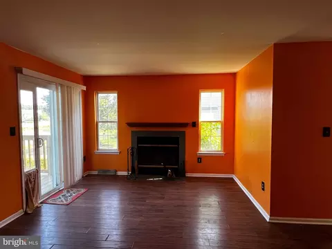 Living - 115 Thames Dr, Dover, DE 19904 photo 1 of 1