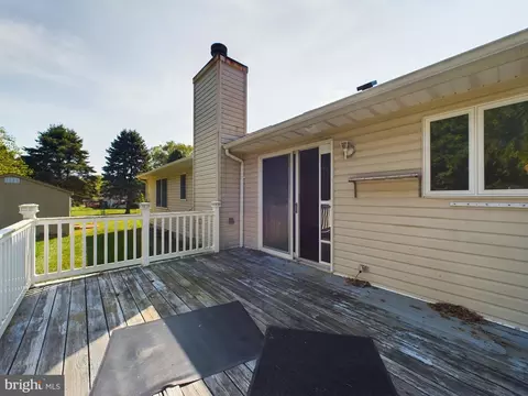 Exterior - 103 Birchfield Dr, Dover, DE 19904 photo 4 of 6