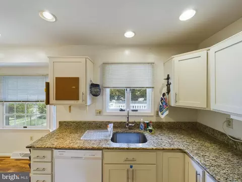 Kitchen - 103 Birchfield Dr, Dover, DE 19904 photo 3 of 4